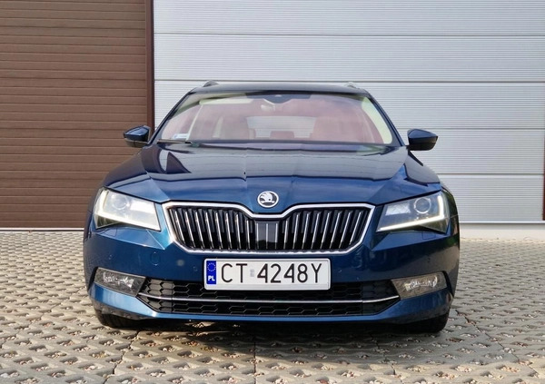 Skoda Superb cena 89900 przebieg: 79800, rok produkcji 2018 z Toruń małe 497